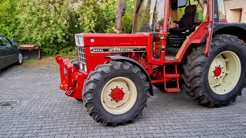 UNIWERSALNY ZESTAW PRZEDNIEGO TRZYPUNKTOWEGO UKŁADU ZAWIESZENIA (TUZ) KAT. 2 1500KG - CZERWONY (RAL 3000)