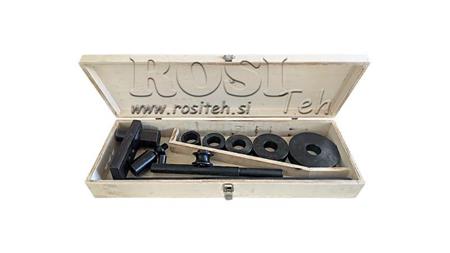 NÁSTROJ NA OHÝBANIE KOVOVÝCH RÚR